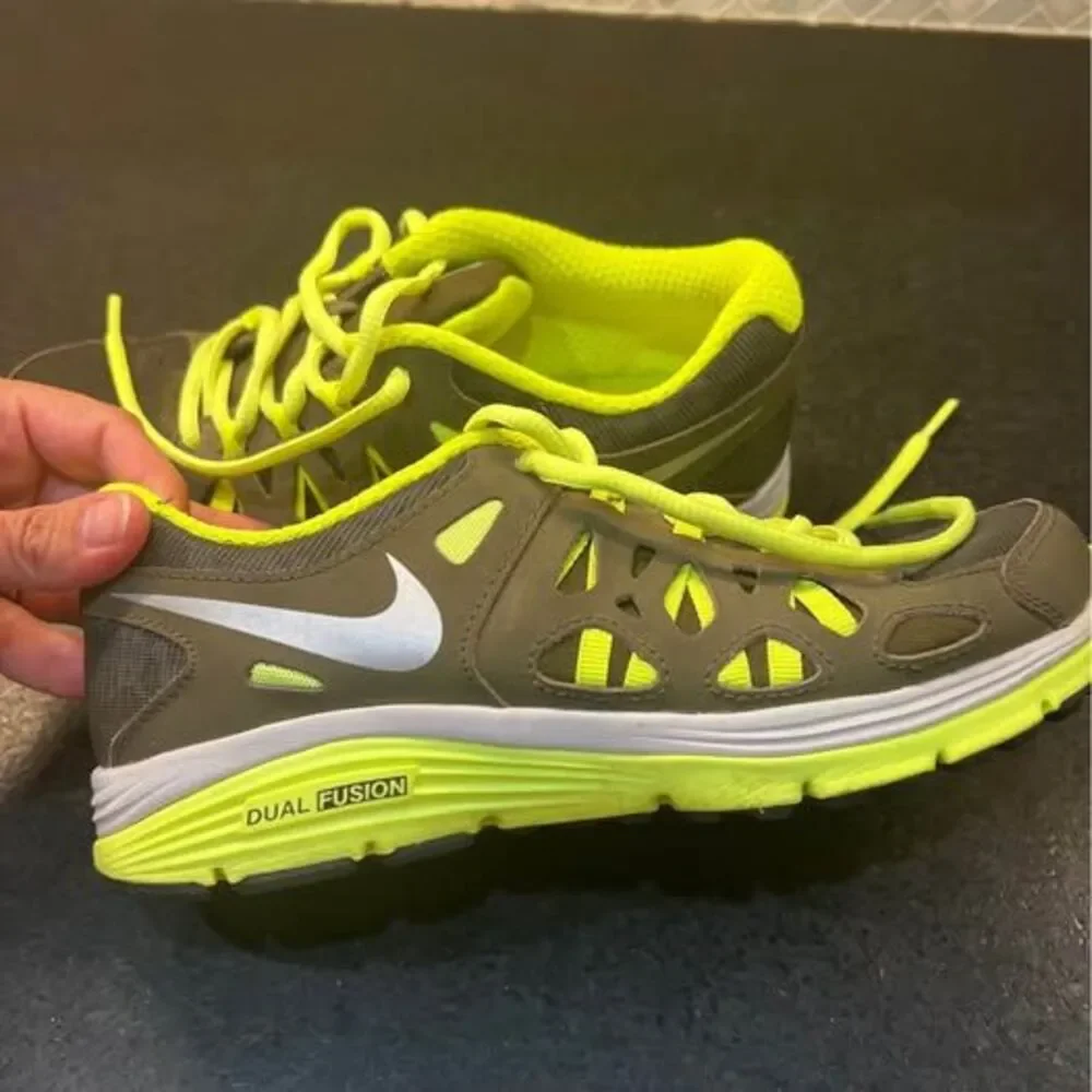 Boys Nike - 5 - Dual Fusion